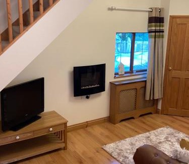 Egloshayle House | Kid-Friendly Haven at Little Nest EV Point - Rated 9.3/10