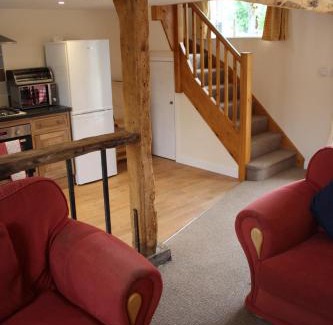 Stowmarket House | Pet-Friendly Getaway at Little Oaks - Rated 9.1/10