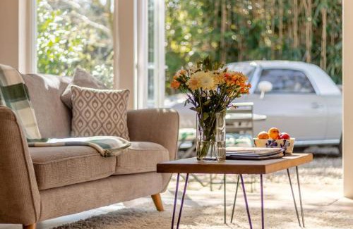 Norwich House | Experience Comfort at Little Oldbury - Pet & Child Friendly
