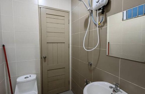 Bintulu House | Family-Friendly Retreat at Little Orange Homestay