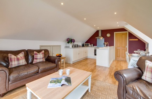 Foxley House | Cozy Little Owl Loft: Perfect One Bedroom Getaway