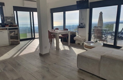 Tremithousa Apartment | Tranquil Stay at Little Paradise with Spa and Breakfast