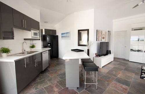 Cockburn Town House | Exceptional Retreat at Little Paradise Sandy Point Bahamas