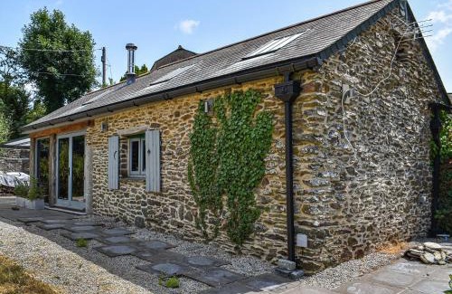 Saltash House | Family-Friendly Getaway at Little Penquite - 8/10 Rated