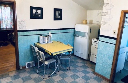 Winnipeg Apartment | Cozy Retro Suite with Separate Entrance for Family Getaways