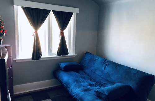 Winnipeg Apartment | Cozy Retro Suite with Separate Entrance for Family Getaways
