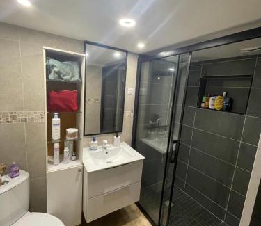 Noisy-le-Sec Apartment | Discover Your Little Piece of Paradise: Pet and Child Friendly