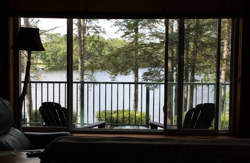 Birchwood Cabin | Cozy Cabin Perfect for Family Fun or Romantic Escapes