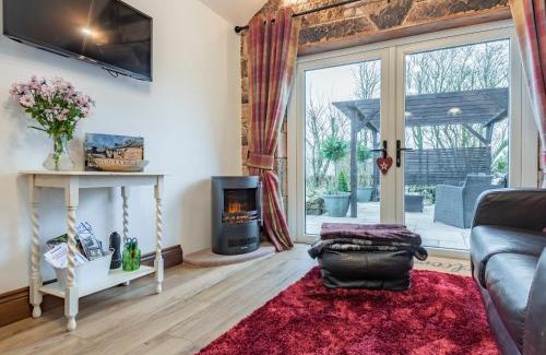 Tunstall House | Kid-Friendly Getaway at Little Pines Lodge - Rated 9.4/10