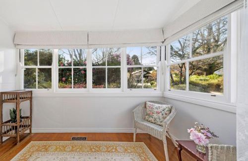 Leura House | Kid-Friendly Getaway at Little Pomander - 4-Star Stay