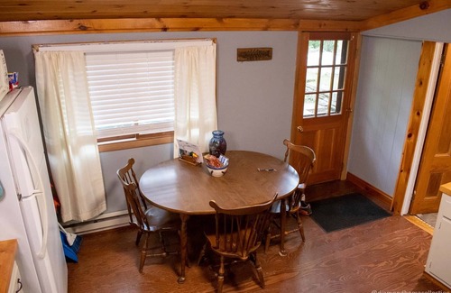 Windham Cottage | Unique Getaway at Little Pond: Lake Activities Await You
