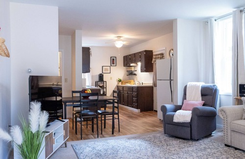 Mill Hall House | Little Red House on Hill Street 1bd, 1bth sleeps 4