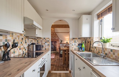 Bilting Cottage | Cozy Little Ripple Cottage: Perfect for Families and Pets