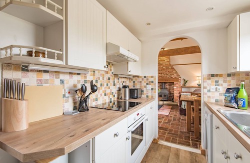 Bilting Cottage | Cozy Little Ripple Cottage: Perfect for Families and Pets