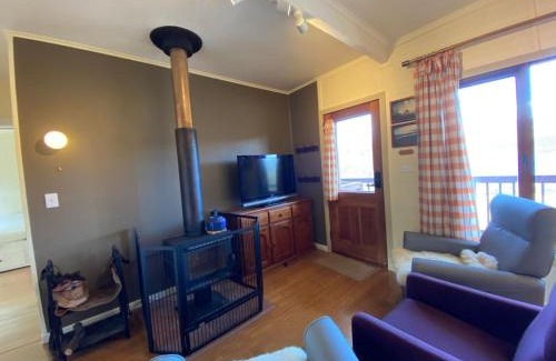 Anglers Reach House | Pet-Friendly Little Robin Escape: Rated 10/10 by Guests