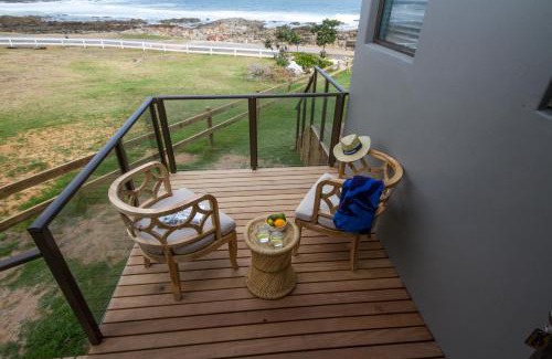 Jongensfontein House | Cozy Little Rock Guesthouse with Ocean View & Breakfast