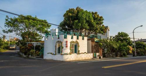 Liuqiu House | Discover Little Ryukyu Hermit Crab Homestay with Ocean Views