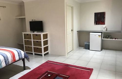 Bovell Bed & Breakfast | Eco-Friendly Getaway at Little Shangri-La - 10/10 Rated