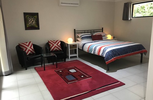 Bovell Bed & Breakfast | Eco-Friendly Getaway at Little Shangri-La - 10/10 Rated