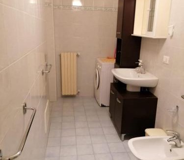 Quartiere Cervese Nord Apartment | Cozy Little Star Pioppa: Oceanfront Stay with Pool