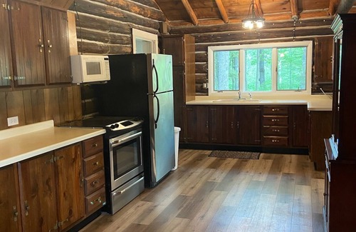 Lac du Flambeau Cabin | Ocean View Retreat at Little Stone's Throw Hotel