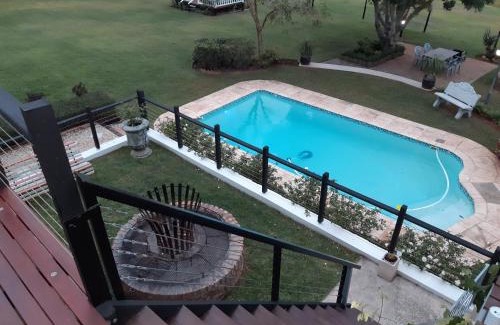 Uitenhage Bed & Breakfast | Inviting Little Tree Loft 2: Top Amenities & Guest Rated 9/10