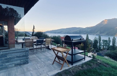 Krattigen House | Inviting Little Villa: Guest Rated 9.8 with Family Amenities
