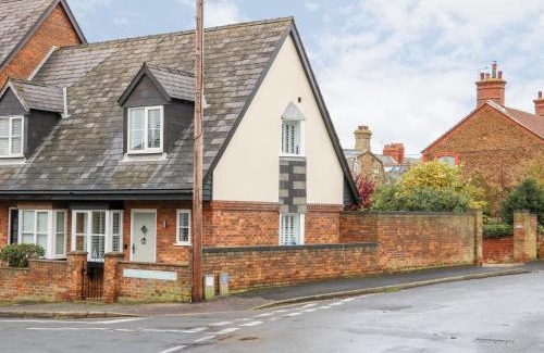 Hunstanton House | Pet-Friendly Retreat at Little Wash Cottage - 4-Star Stay