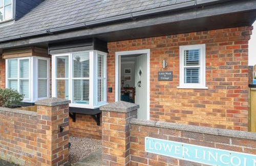 Hunstanton House | Pet-Friendly Retreat at Little Wash Cottage - 4-Star Stay