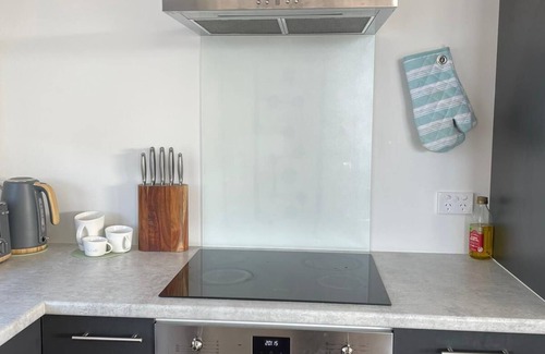Motuoapa House | Relax at Little Whio by the Lake with Pool & Pet Friendly