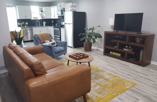 OST - South Union House | Exceptional Stay at Little White Lighthouse near Midtown