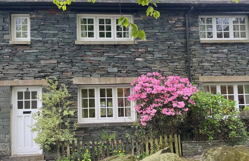 Borrowdale Cottage | Pet-Friendly Littlebeck: Cozy Holiday Cottage in Rosthwaite