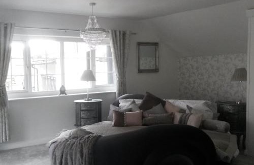 Distington House | Discover Littlebeck Warren: 4-Star Getaway with Dining