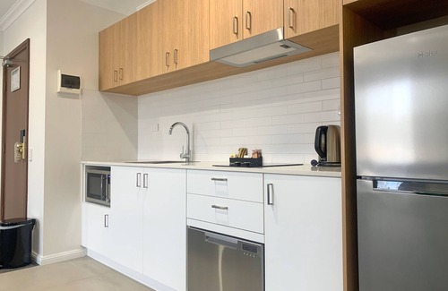 Bathurst Hotel | Discover Littomore Bathurst: Family-Friendly with Breakfast