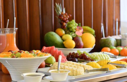 Cabo Branco Hotel | Discover Littoral Gold Flat: Relaxing Pool & Spa Retreat