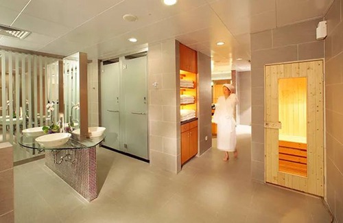 Sanyuanli Hotel | Relaxing Retreat at Liuhua Hotel with Spa & Breakfast