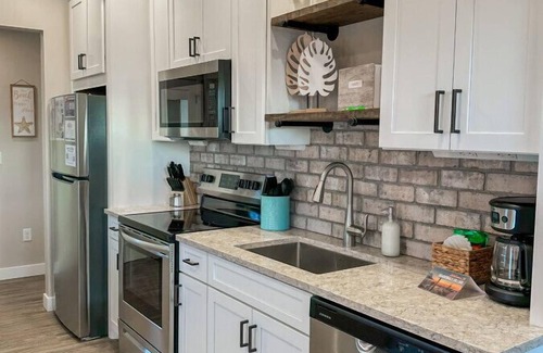 Celina Cottage | Relaxing Lakeside Cottage with Hot Tub & Family Amenities