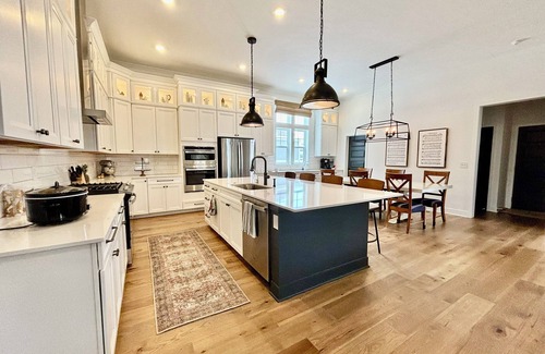 Westfield House | LIV Golf: 5 Bedroom 4.5 bath Chatham Hills home 5 minute walk to clubhouse