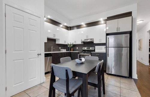 Plateau Mont Royal House | Experience Liv MTL - Ch: 10/10 Guest Rated & Pet Friendly