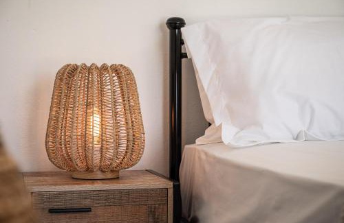 Samos House | Cozy Adreas' Seaside Apartment with Private Beach Access