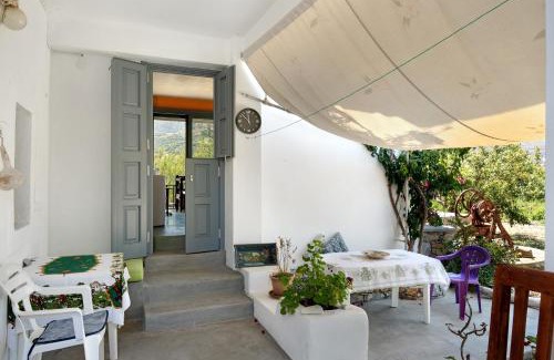 Aegiali House | Experience Family-Friendly Comfort at Livadi House Amorgos