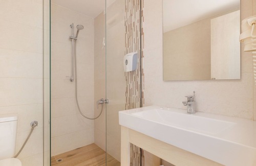 Dassia Hotel | Ocean View Retreat at Livadi Nafsika with Pool & Dining