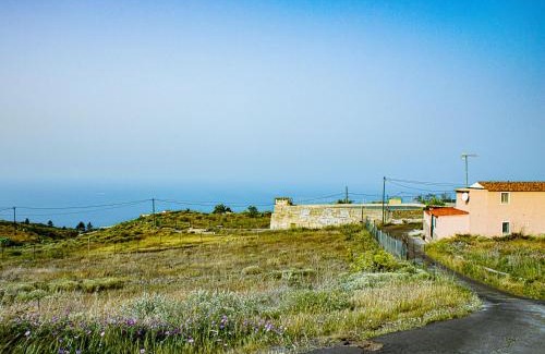 Taucho House | Relax in Adeje Taucho: Family & Pet-Friendly Getaway