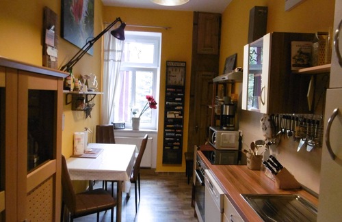 Reudnitz-Thonberg Apartment | Prime Location Hotel: Guest Rated 9.6, Pet-Friendly Amenities