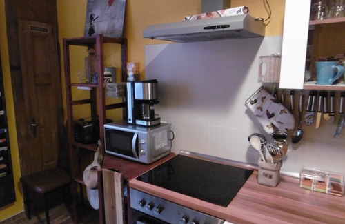 Reudnitz-Thonberg Apartment | Prime Location Hotel: Guest Rated 9.6, Pet-Friendly Amenities