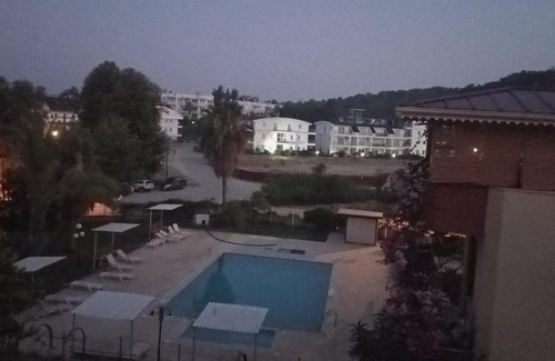 Avsallar Apartment | Family-Friendly Live Assist Incekum Avsallar House with Pool