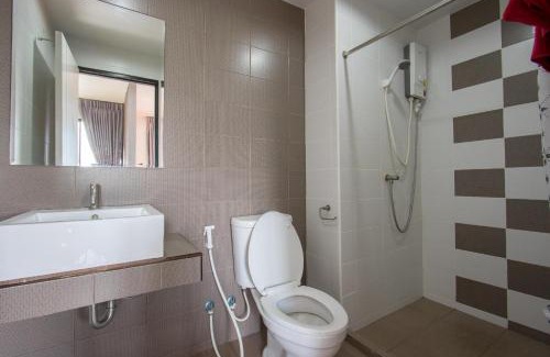 Bang Na Apartment | Welcoming Stay at Live at Home Sukhumvit 105 with Breakfast