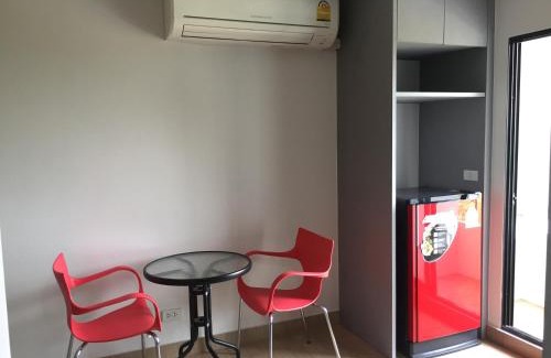Bang Na Apartment | Welcoming Stay at Live at Home Sukhumvit 105 with Breakfast