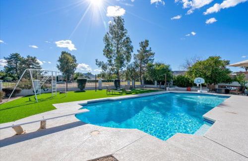 Hillcrest House | Experience Blissful Comfort at Our 4-Star Hotel