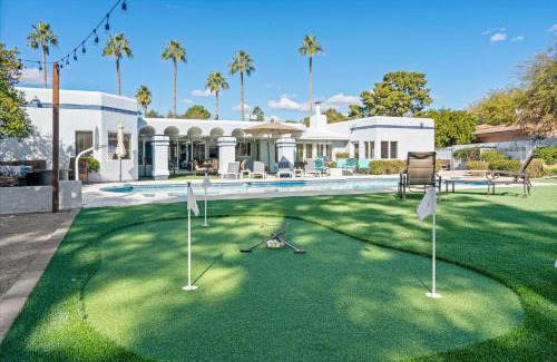Hillcrest House | Experience Blissful Comfort at Our 4-Star Hotel
